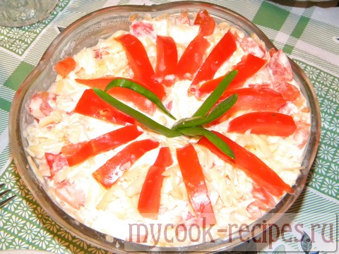 Салат из консервированного кальмара
