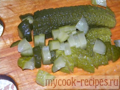 Салат из морских обитателей с огурцами, шампиньоны,